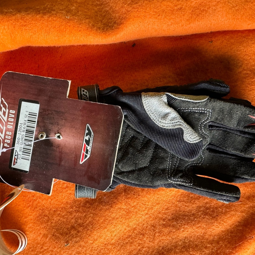 Fly Racing Kids Gloves - Picture 2 of 4